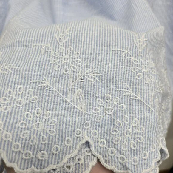 Croft & Barrow Embroidered Scallop Hem Blouse Shirt Size 1X Striped Blue White - Picture 4 of 9